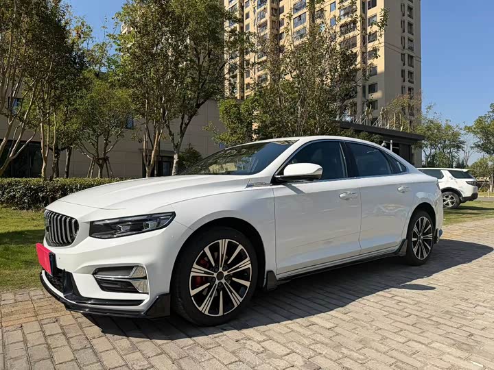 Фото 1 - Geely Preface