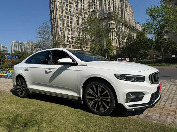 Фото 3 - Geely Preface