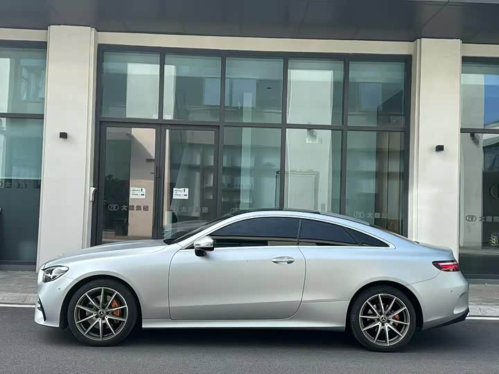 Фото 3 - Mercedes-Benz E-Class