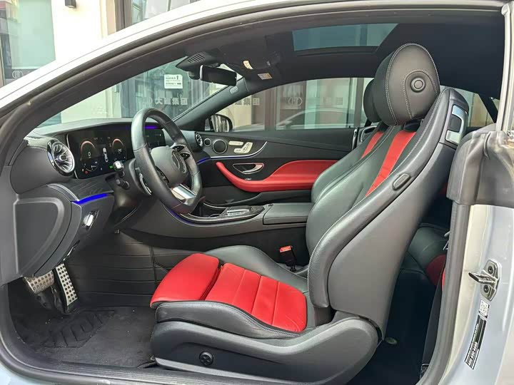 Фото 4 - Mercedes-Benz E-Class