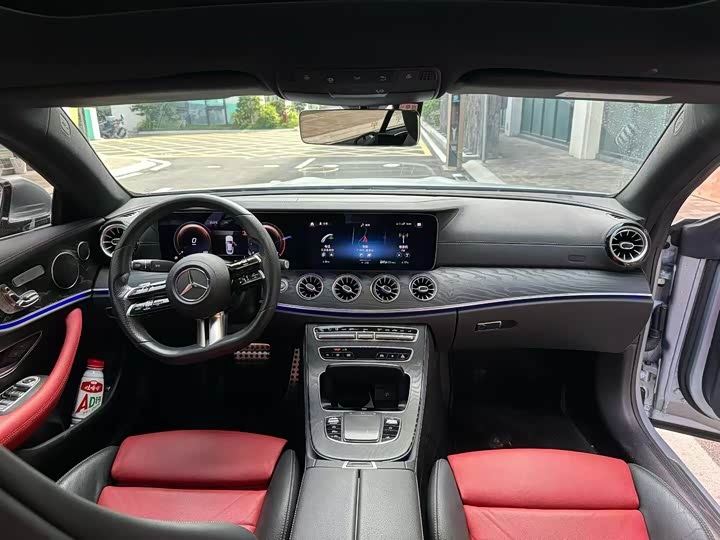 Фото 5 - Mercedes-Benz E-Class