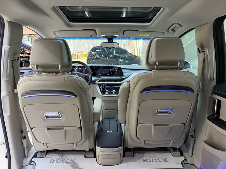 Фото 17 - Buick GL8 ES