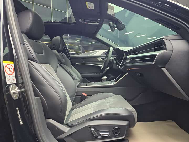 Фото 11 - Audi A6L