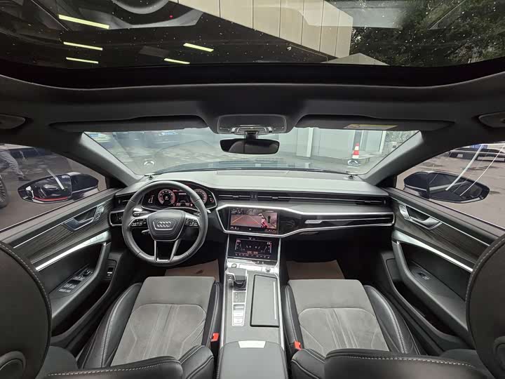 Фото 17 - Audi A6L