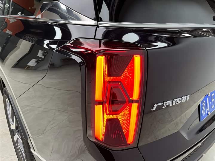 Фото 21 - GAC Trumpchi GS8