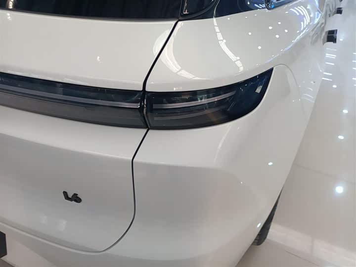 Фото 8 - LiXiang L6