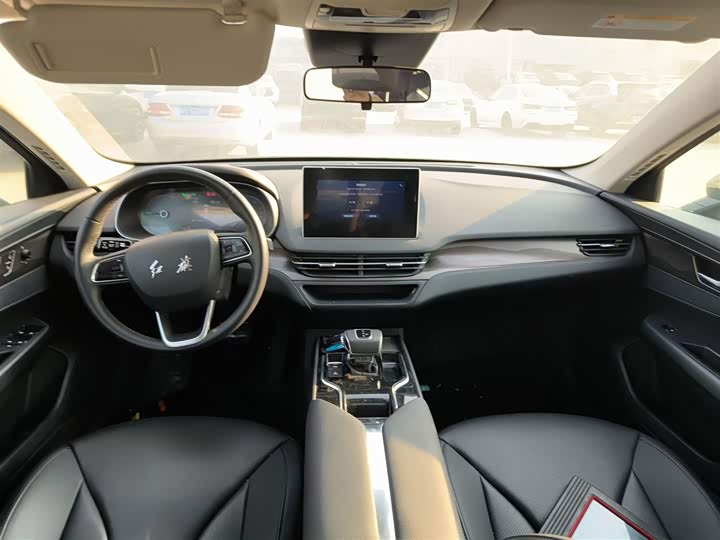 Фото 10 - Hongqi E-QM5