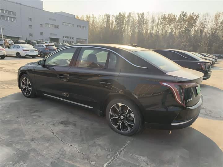 Фото 5 - Hongqi E-QM5