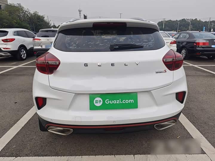 Фото 6 - Geely Emgrand GS