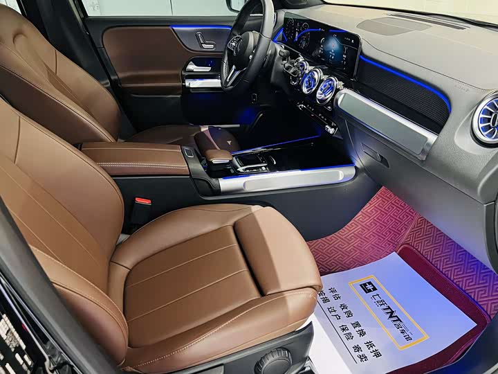 Фото 10 - Mercedes-Benz GLB-Class