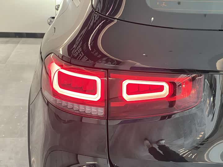 Фото 20 - Mercedes-Benz GLB-Class