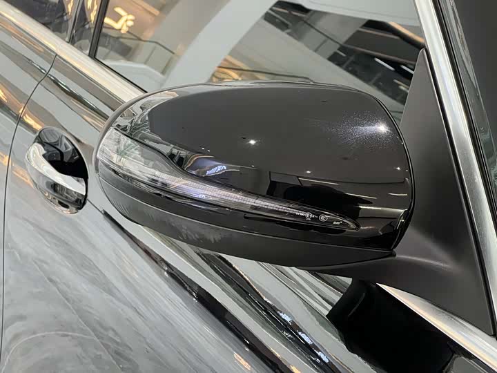 Фото 23 - Mercedes-Benz GLB-Class