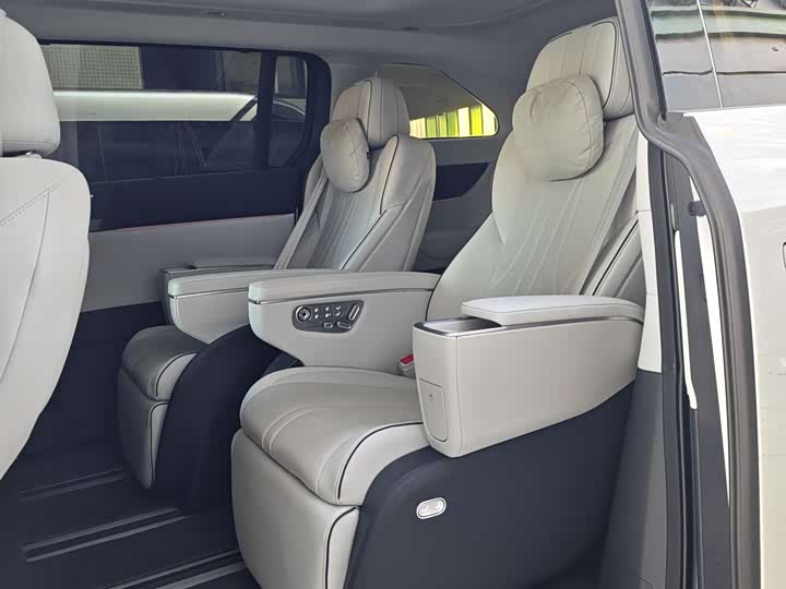 Фото 10 - XPeng X9