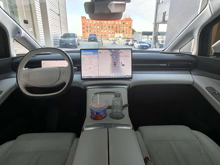 Фото 14 - XPeng X9