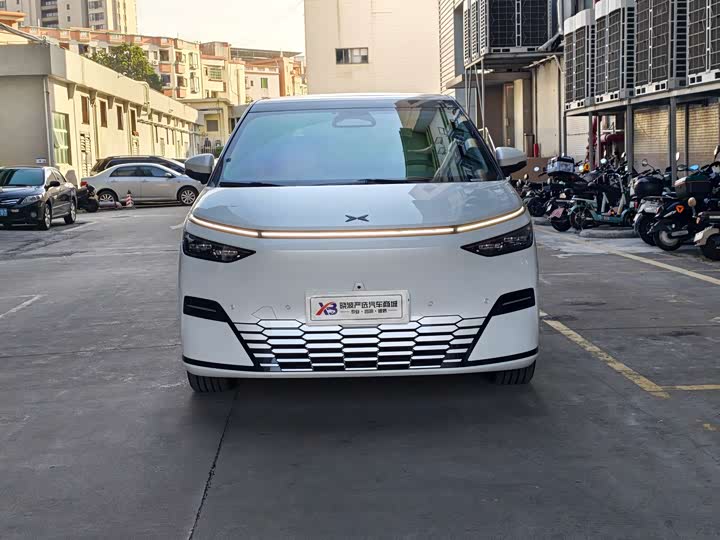 Фото 2 - XPeng X9