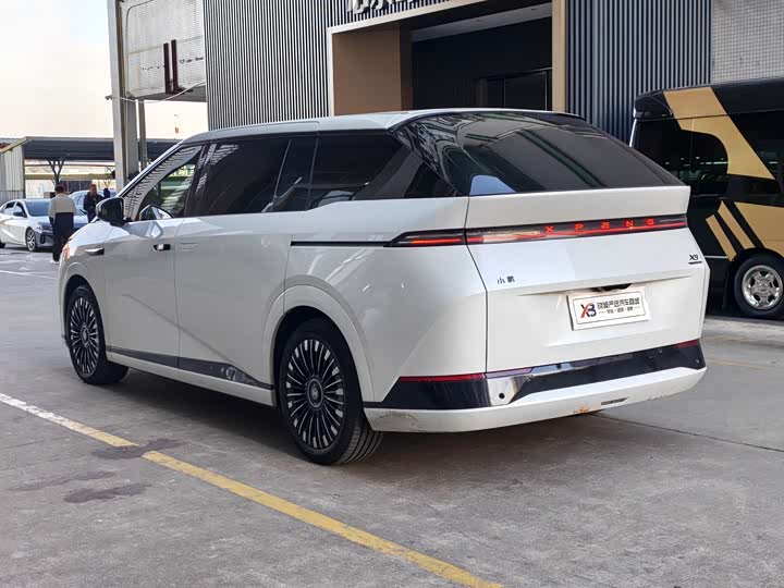 Фото 7 - XPeng X9