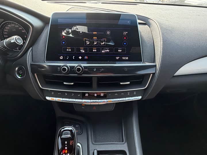 Фото 10 - Cadillac CT5