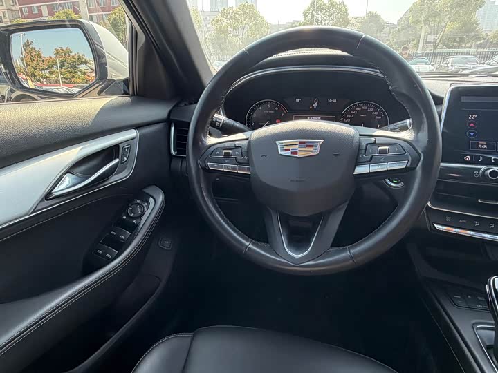 Фото 9 - Cadillac CT5