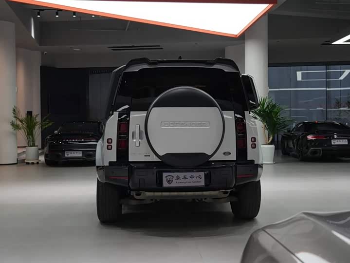 Фото 6 - Land Rover Defender