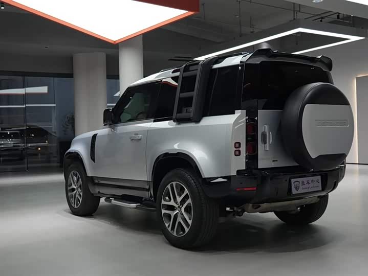 Фото 7 - Land Rover Defender