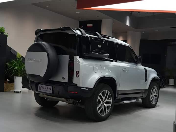 Фото 8 - Land Rover Defender