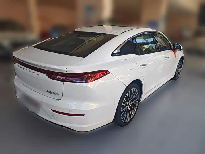 Фото 12 - Bestune B70