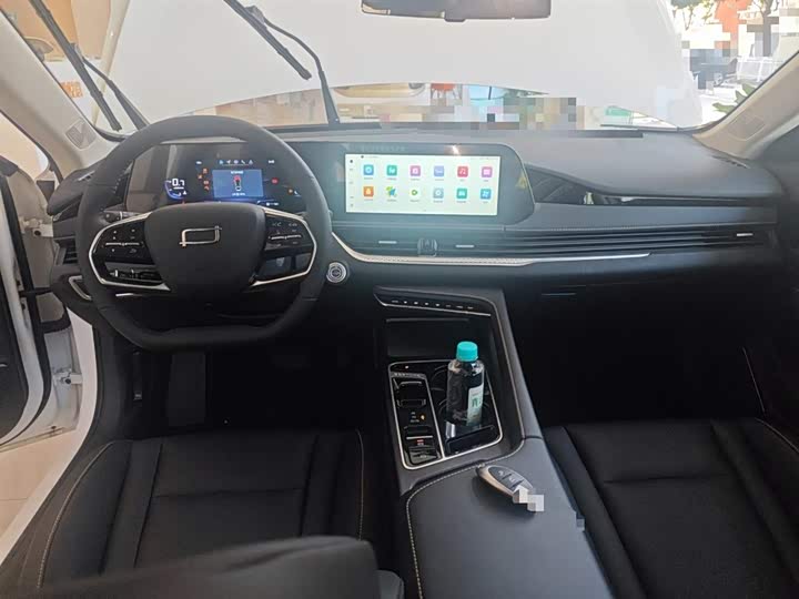 Фото 16 - Bestune B70