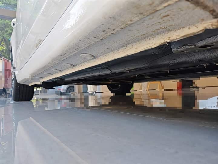 Фото 2 - Bestune B70