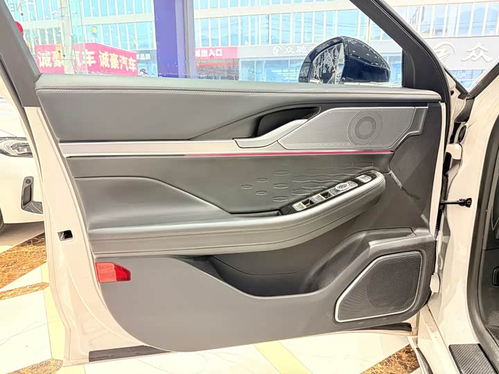 Фото 6 - Lincoln Z (Zephyr)