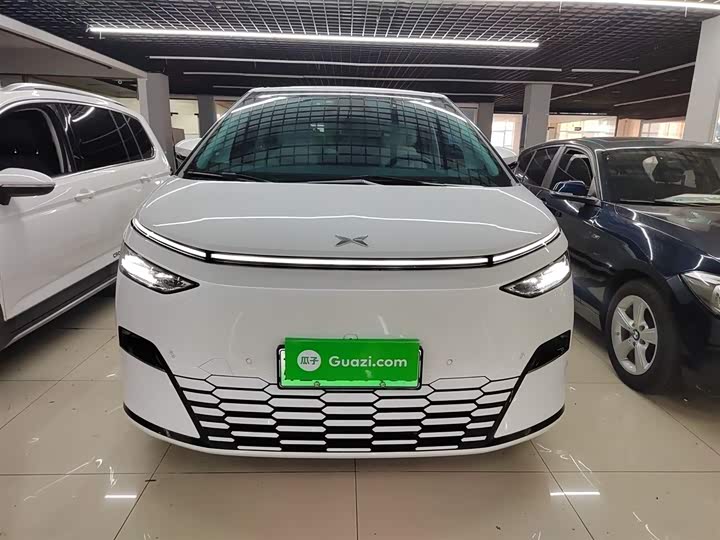 Фото 3 - XPeng X9