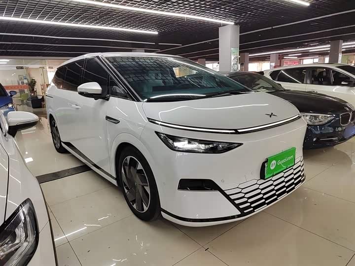 Фото 4 - XPeng X9