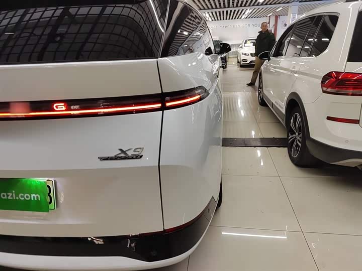 Фото 8 - XPeng X9