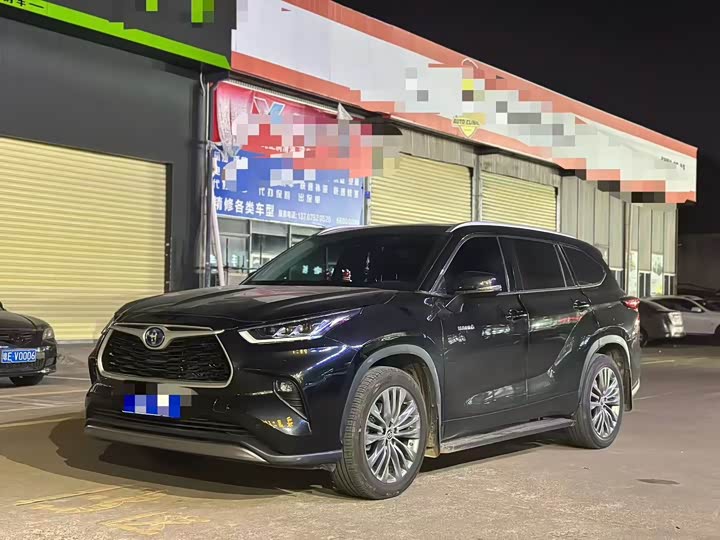 Фото 1 - Toyota Highlander