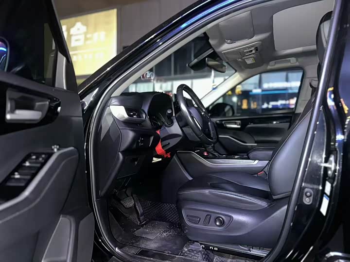 Фото 4 - Toyota Highlander