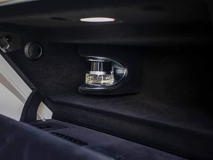 Фото 16 - Mercedes-Benz Maybach S-Class