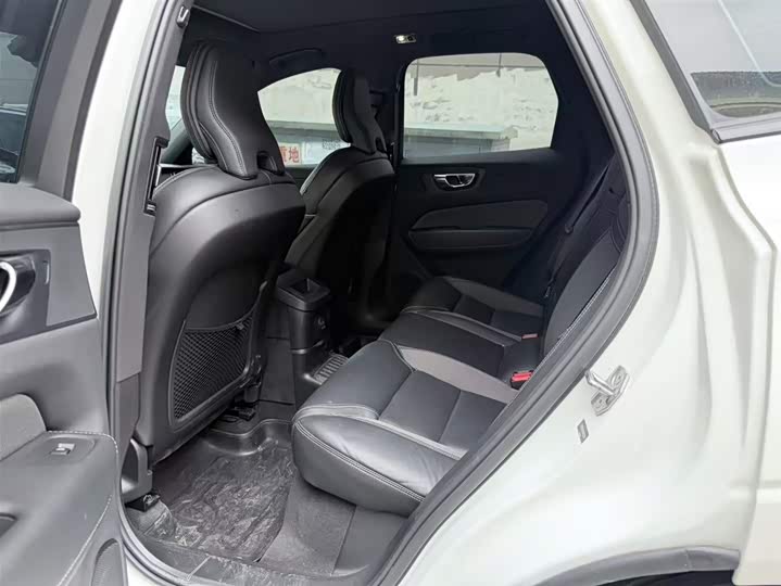 Фото 3 - Volvo XC60 Hybrid