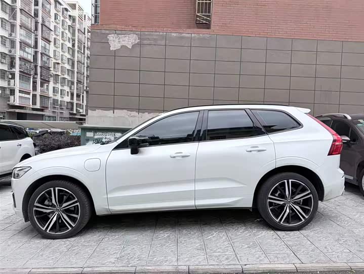Фото 7 - Volvo XC60 Hybrid
