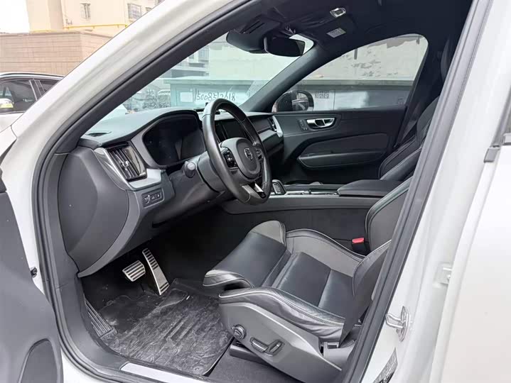 Фото 8 - Volvo XC60 Hybrid