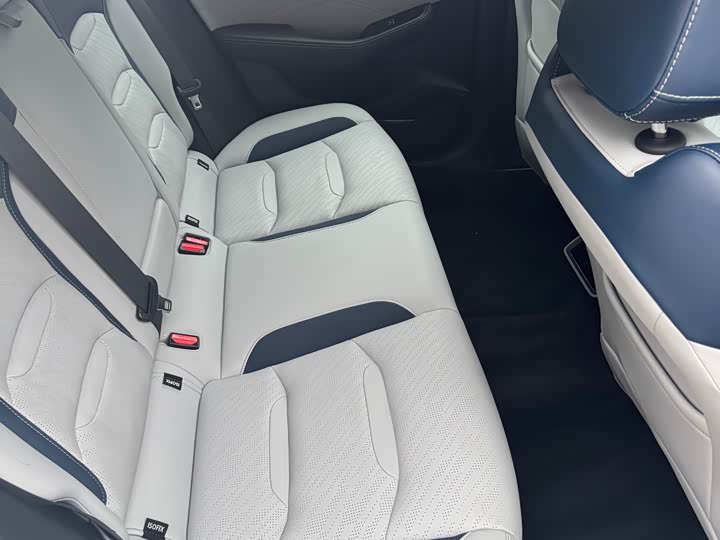 Фото 7 - Geely Preface