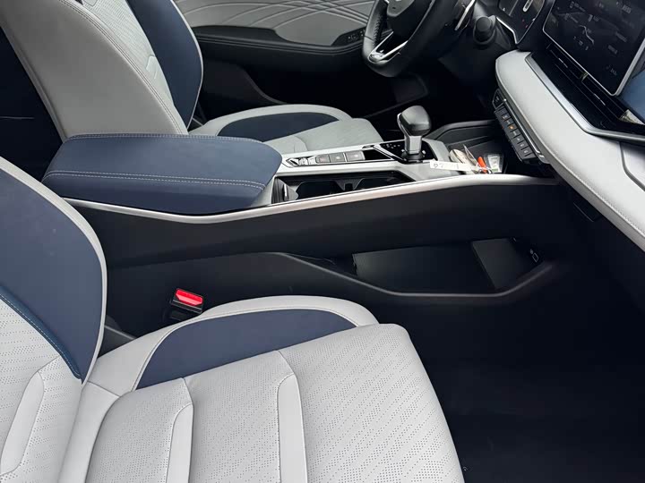 Фото 8 - Geely Preface