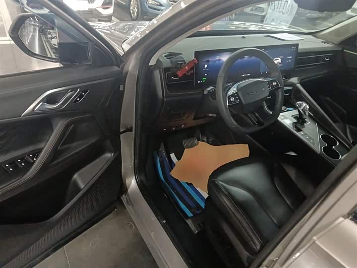 Фото 16 - Roewe RX5 Hybrid