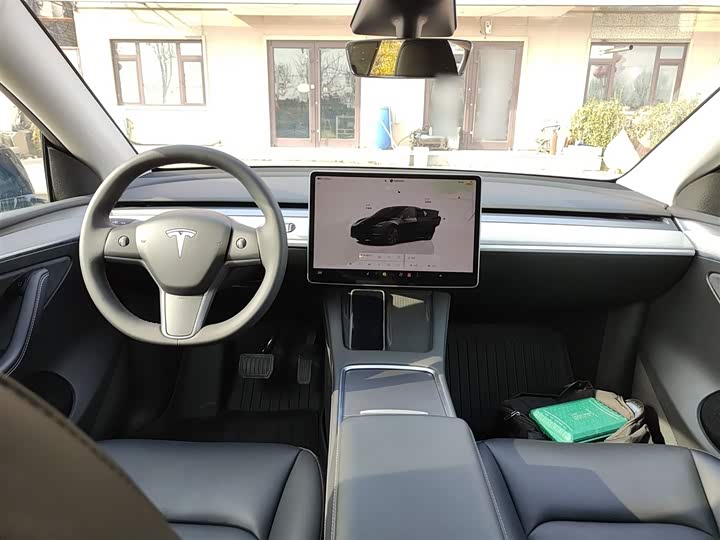 Фото 10 - Tesla Model Y