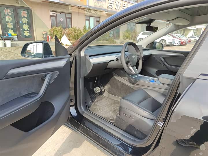 Фото 16 - Tesla Model Y