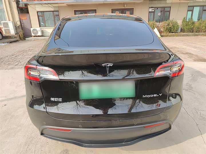 Фото 6 - Tesla Model Y