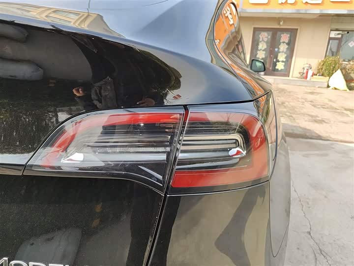 Фото 8 - Tesla Model Y