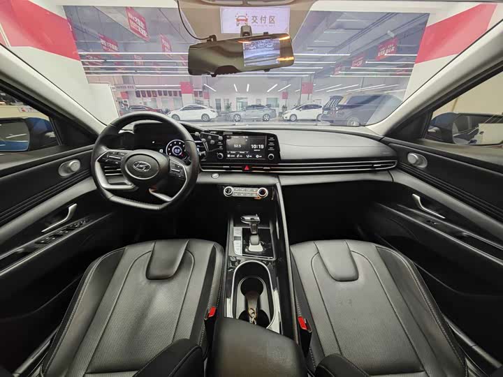 Фото 4 - Hyundai Elantra N line