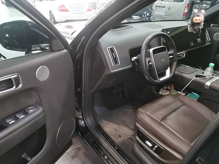 Фото 16 - LiXiang L8