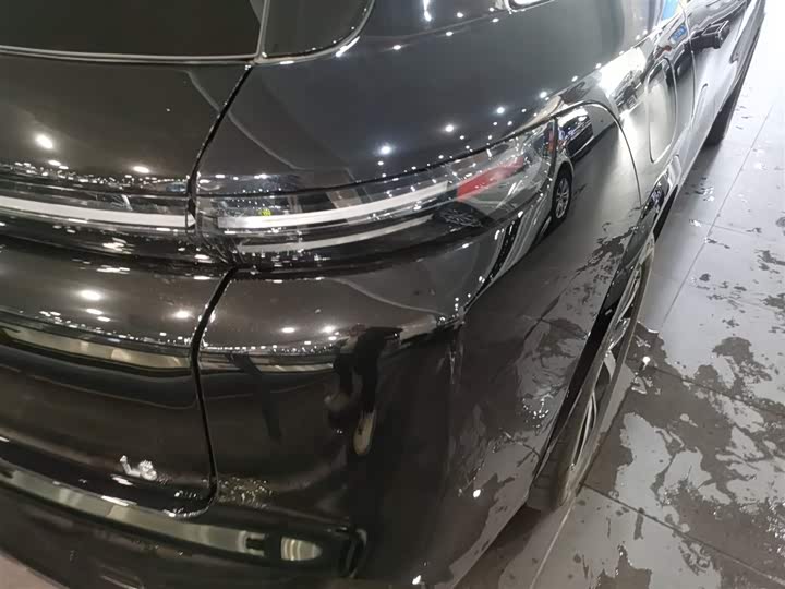 Фото 8 - LiXiang L8