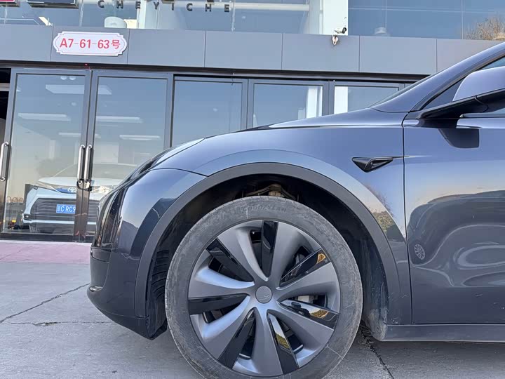 Фото 4 - Tesla Model Y