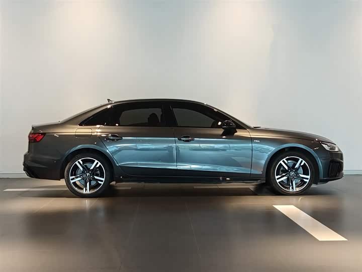 Фото 3 - Audi A4L